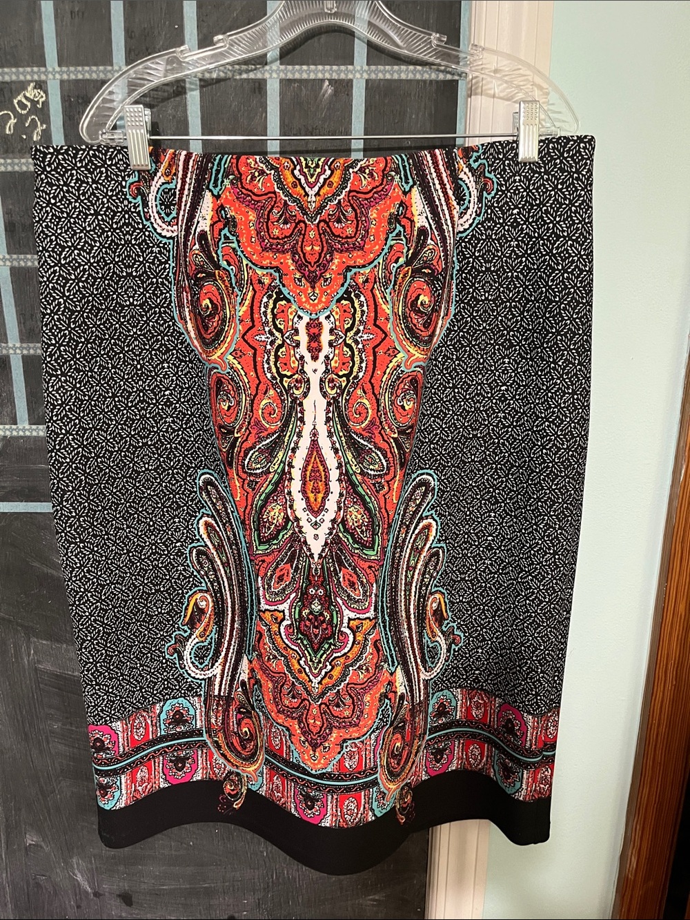 Cato Paisley-Panel Pencil Skirt in Black and Red Multi